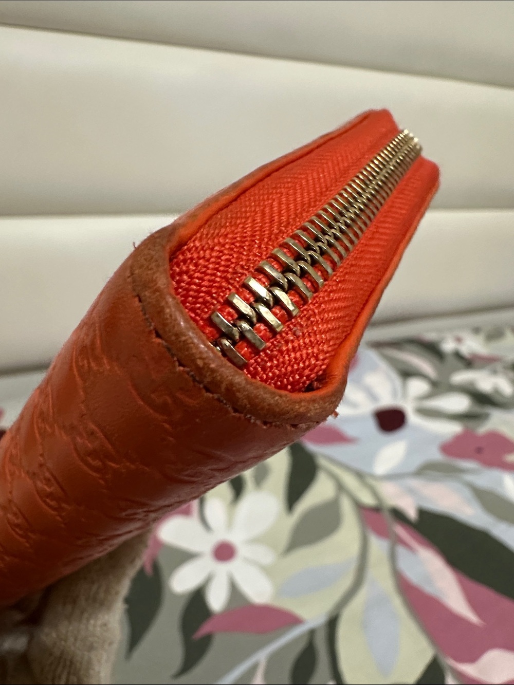 Gucci Orange Quilted Leather Zip Wallet - Picture 4 of 13